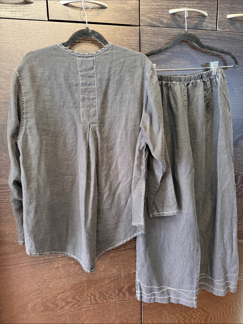 Relaxed Washed Black Bodil Two-Piece Linen Set - Picture 3 of 11
